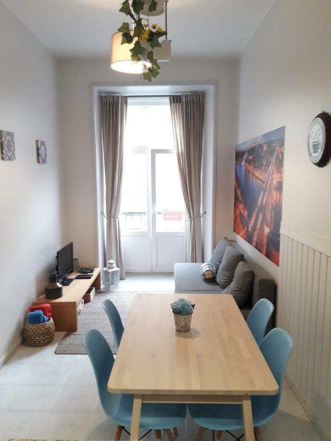 Apartamento de 75 m2, 2 quarto(s) e 1 banheiro(s) em Cidade Velha Porto Exterior foto